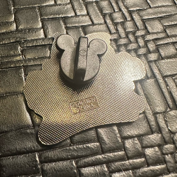 Disney Grand Floridian Pin - Picture 2 of 2